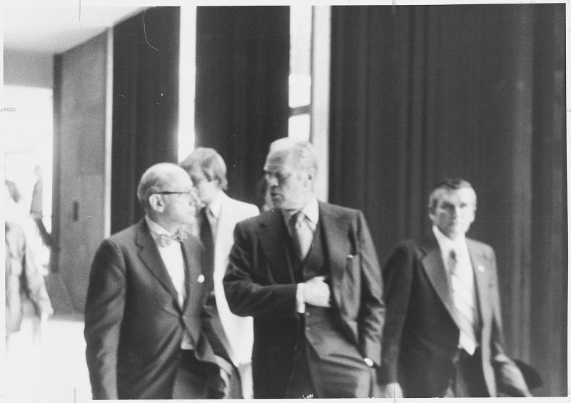 During a 1978 visit to the Law School, former US President Gerald Ford talks with his former US Attorney General, Edward H. Levi, a former Law School Dean and former President of the University of Chicago.