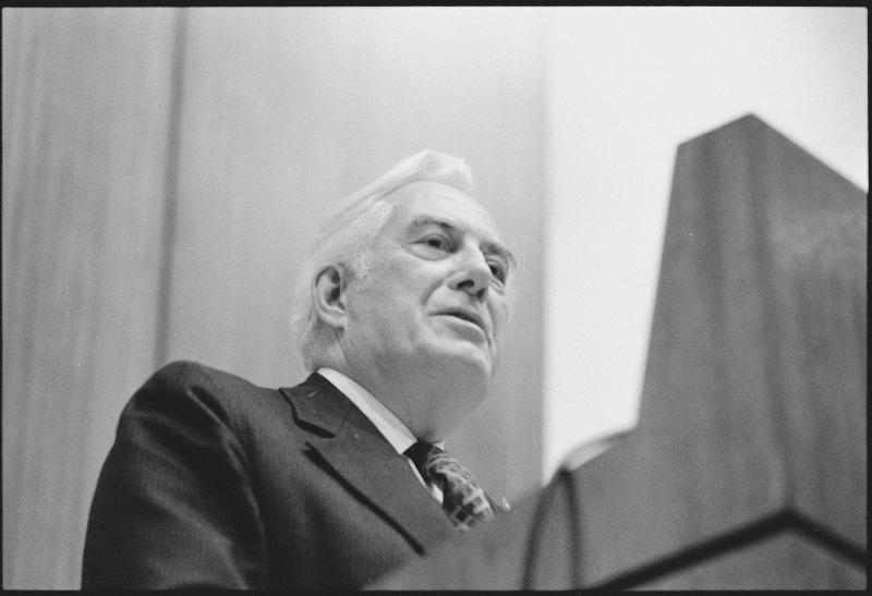 US Supreme Court Chief Justice Warren Burger speaks at the 1976 Annual Dinner.