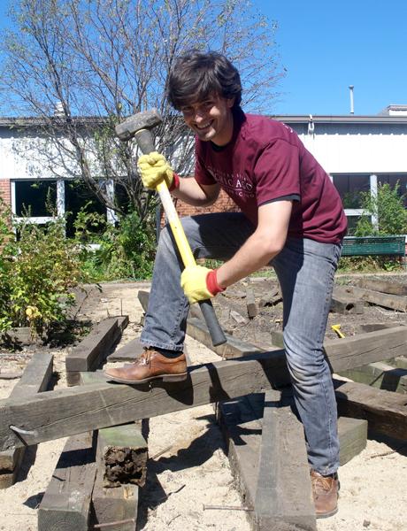 Some 1Ls helped with landscaping at a Hyde Park-area nonprofit.